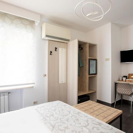La Riviere Guesthouse Trastevere โรม ภายนอก รูปภาพ