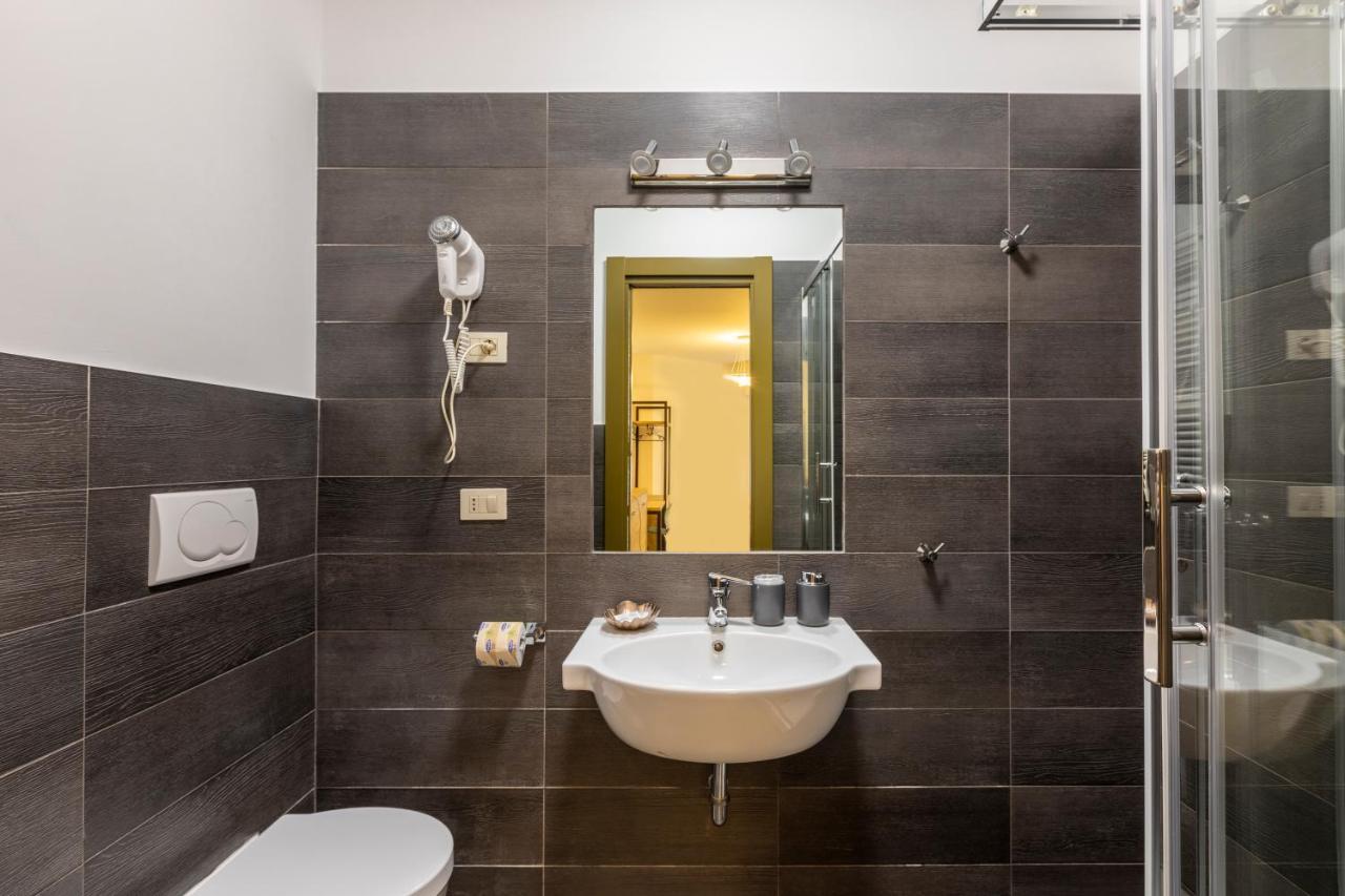 La Riviere Guesthouse Trastevere โรม ภายนอก รูปภาพ