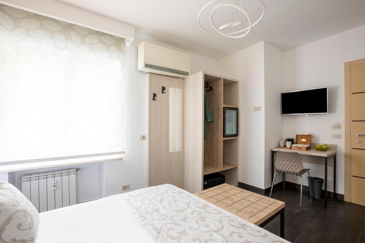 La Riviere Guesthouse Trastevere โรม ภายนอก รูปภาพ
